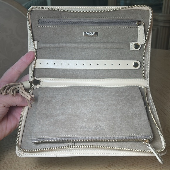 Wolf Caroline Jewelry Portfolio NWOT - Picture 5 of 10